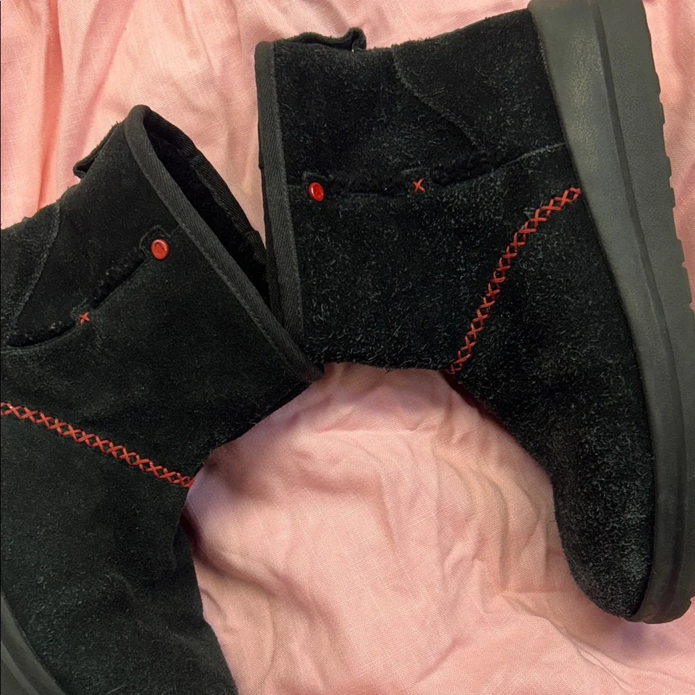 UGG Black Boots with Heart Detail - Picture 3 of 6